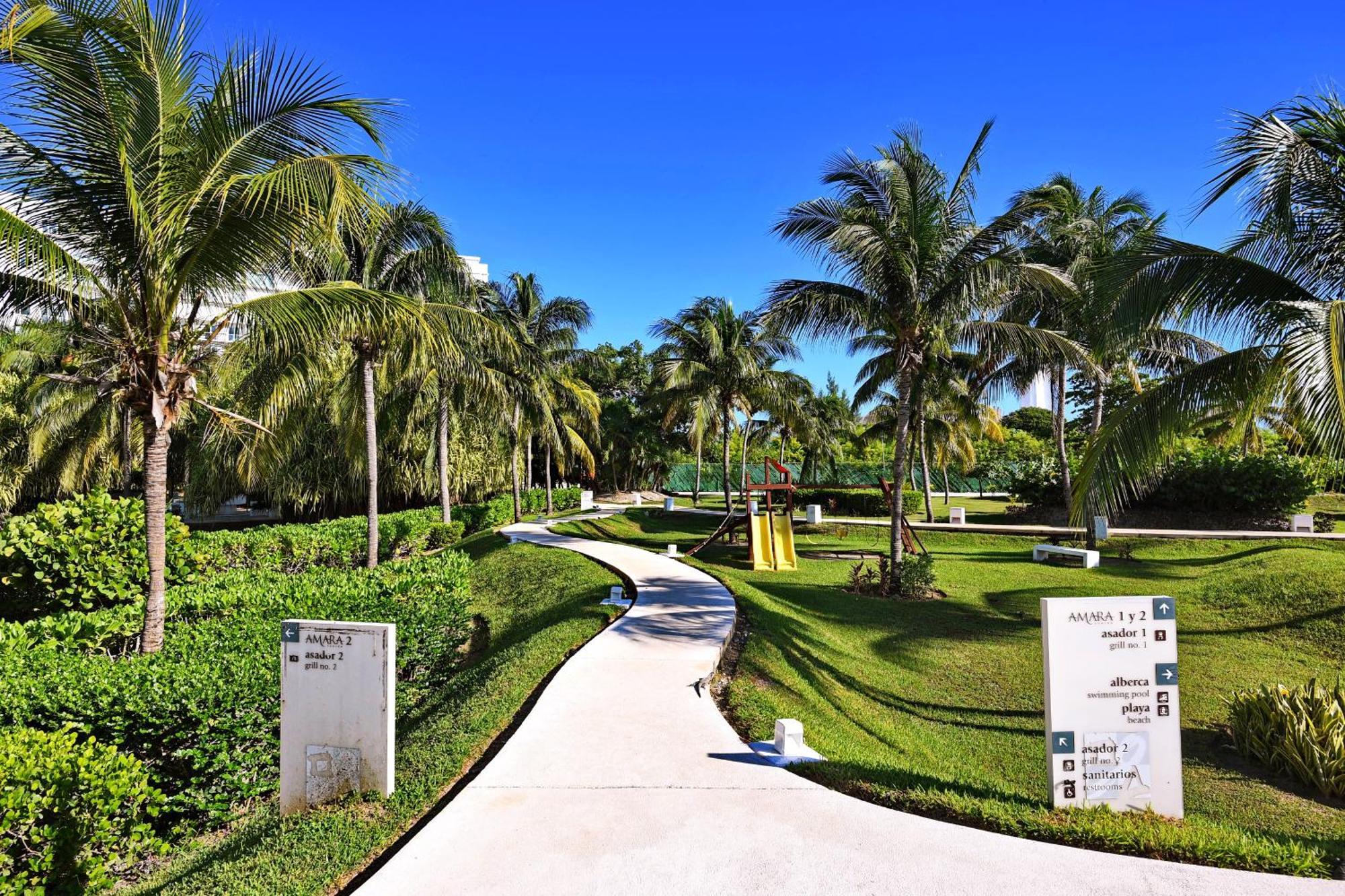 Beachfront Apartment Blue Vista Cancún Eksteriør billede